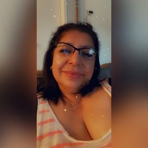 Meet your Posher, Priscila